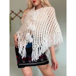 VINTAGE Y2K 2000S DOES 1970S KNIT CROCHET PONCHO